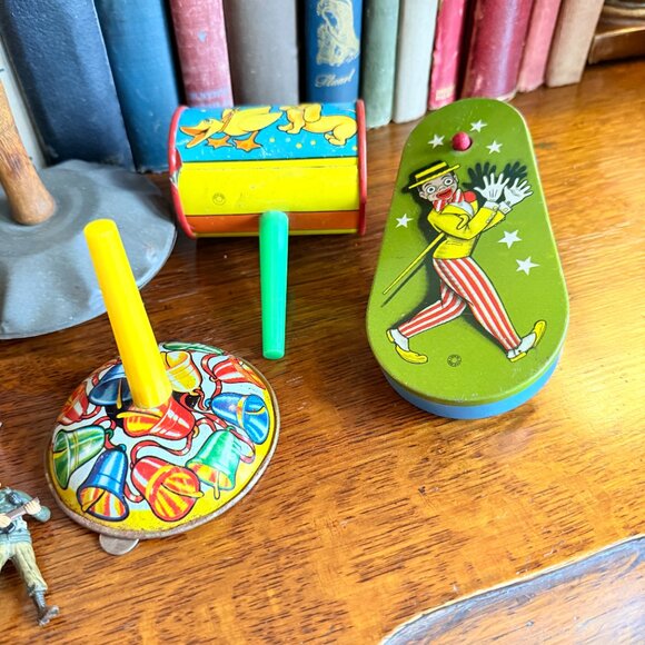 🎄3/$20‼️Vintage TOYsHopalong Cassidy & Horse Topper w/ reins hat Noise makers - Picture 8 of 17